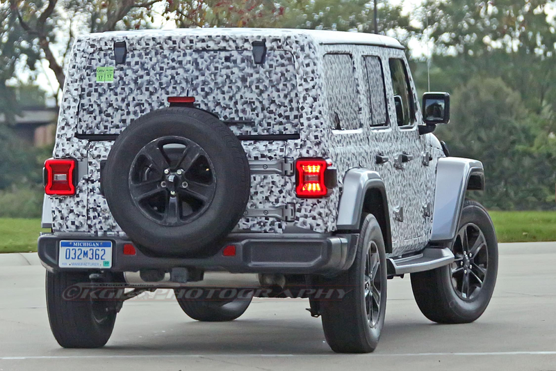Illustration for article titled Our Best Look At The 2018 Jeep Wrangler Yet Shows A Wonderfully Unexpected Detail